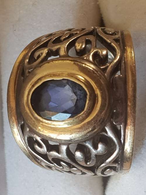 9ct gold and silver ring with blue saphire