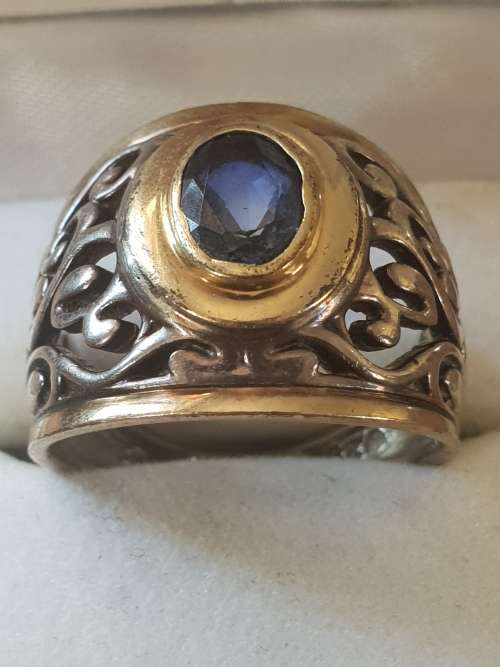9ct gold and silver ring with blue saphire