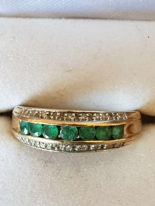 9ct vintage dress ring with emeralds and diamonds