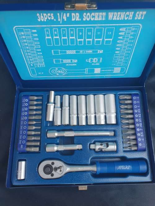 36 piece 1/4" drive Socket wrench set