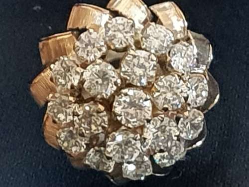 Stunning 9ct yellow gold and Cubic Zirconia ring