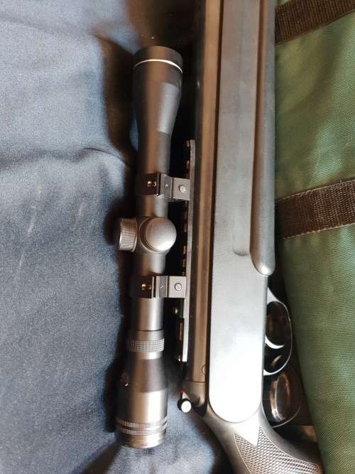 Hatsan 4.5mm Mod 70 1000fps Pellet gun including scope and rifle bag