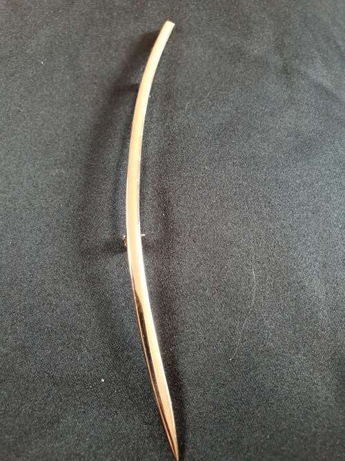 Extremely long shiny silver coloured brooch-14cm