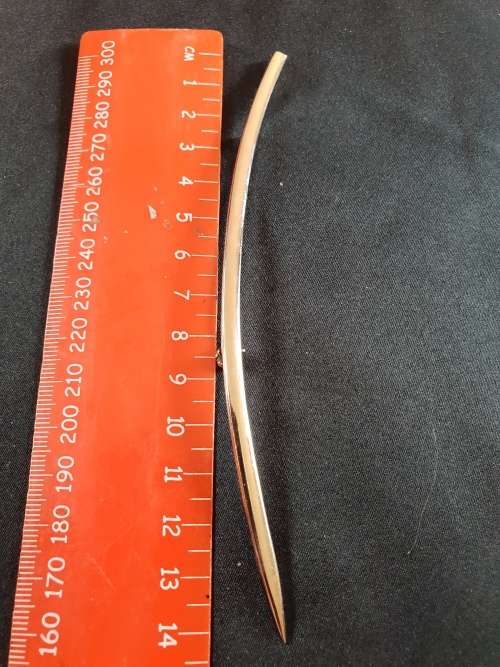 Extremely long shiny silver coloured brooch-14cm