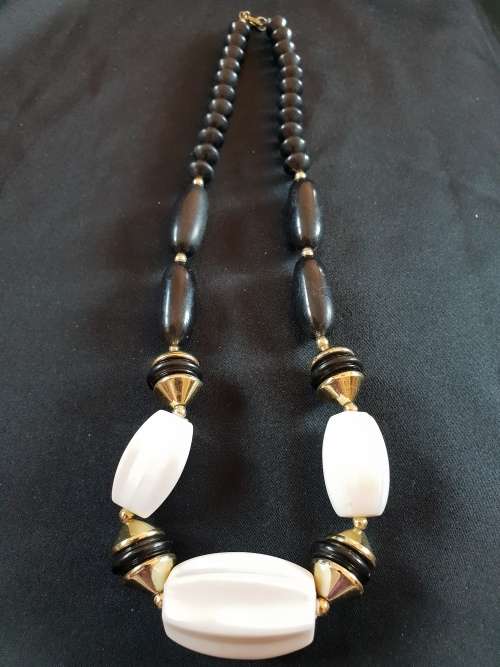 Large chunky black and white necklace