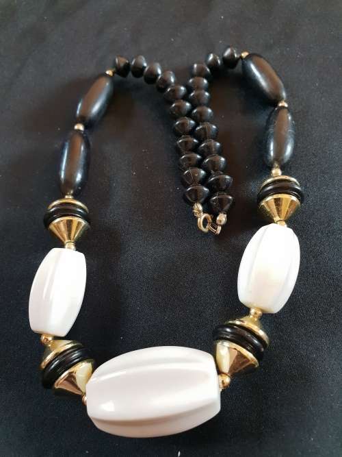 Large chunky black and white necklace