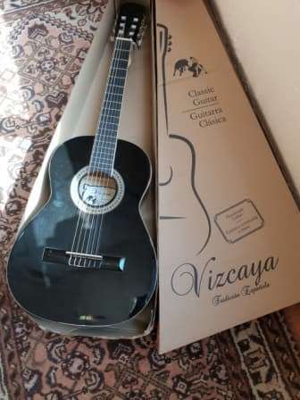 Brand New Vizcaya classic 3/4 (36`) black guitar