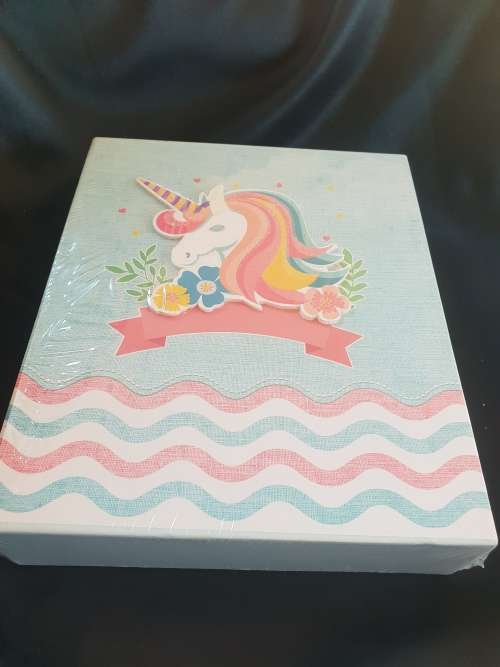 Brand new sealed Photo album hold 80 photo`s 4`x6`(10.16cm x 15.24 cm)