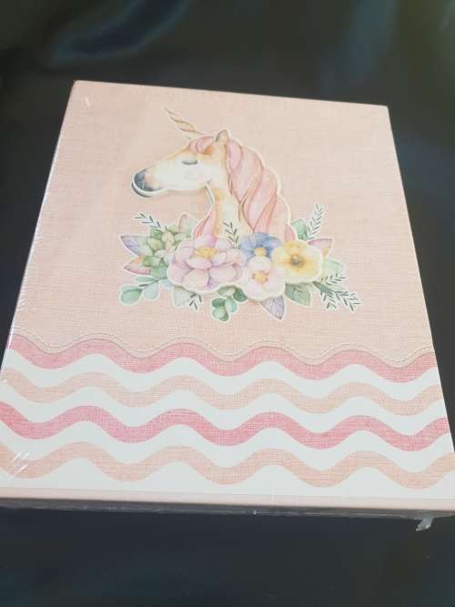 Brand new sealed Photo album hold 80 photo`s 4`x6`(10.16cm x 15.24 cm)