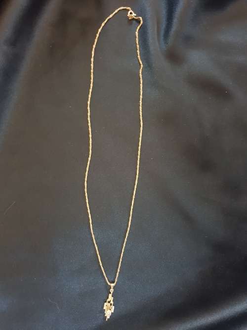 9ct yellow gold and C.Z necklace and pendant set