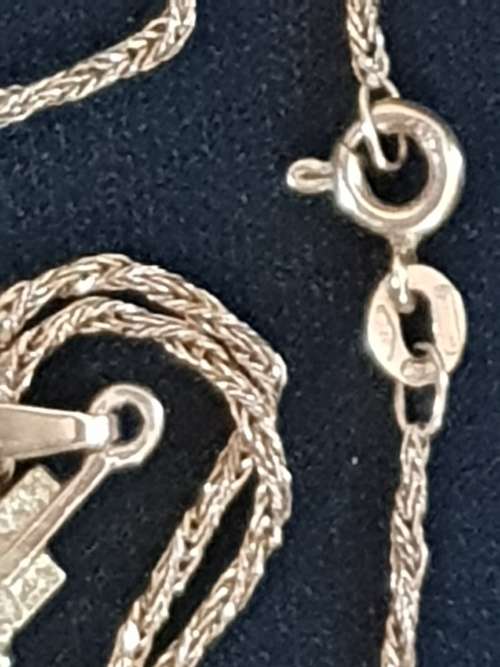 9ct yellow gold and C.Z necklace and pendant set