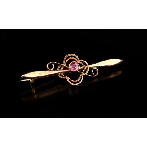 9ct gold bar brooch set with amethyst