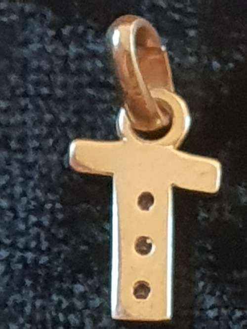 9ct gold Capital Letter `T` pendant with 3 diamonds