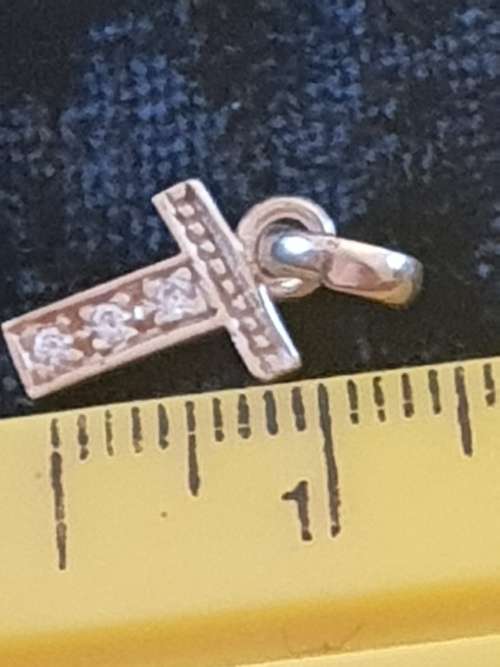 9ct gold Capital Letter `T` pendant with 3 diamonds