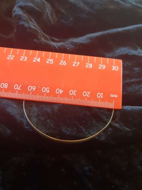 9CT GOLD BANGLE