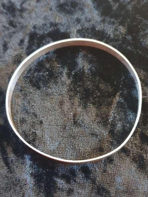 1 Sterling silver medium thickness bangle