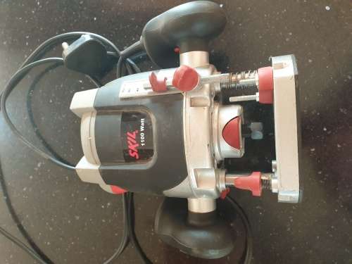 Skil model 1830- 1100 Watt router