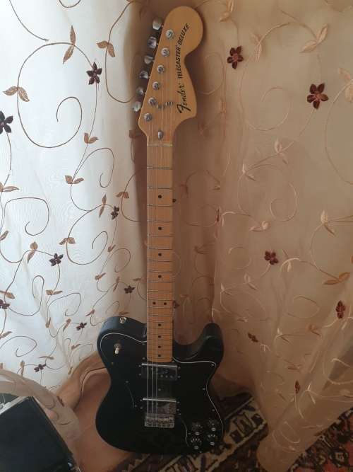 FENDER TELECASTER DELUXE-MADE IN MEXICO GUITAR and HARD CASE
