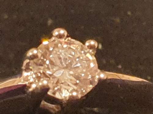 18ct white gold and geniune 0.25 carat solitaire diamond engagement ring