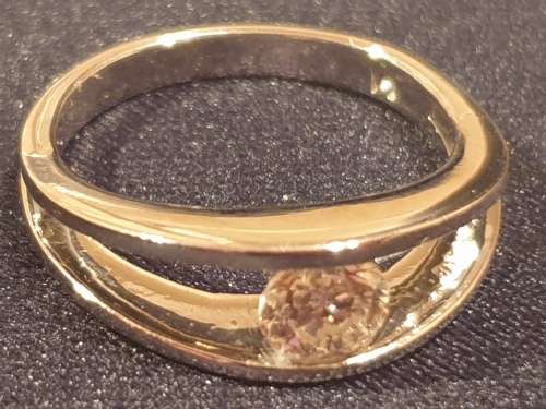 Platinum and 0.44 carat genuine Diamond solitaire Ring