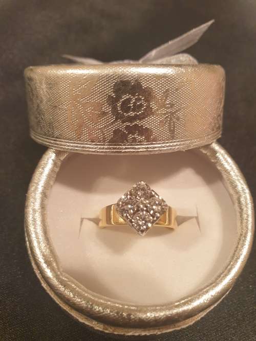 18ct and 1.00 carat of natural Diamond`s Ring hallmarked with African makers marking