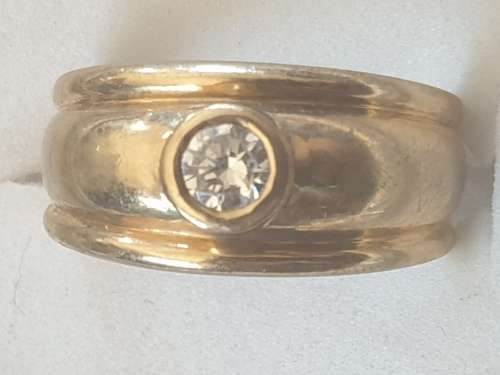9ct yellow gold and cubic zirconia broad ring