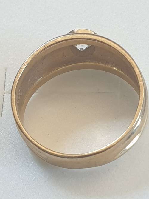 9ct yellow gold and cubic zirconia broad ring