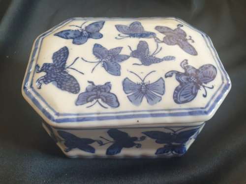 Genuine Ming blue and White Butterfly trinket box -Rectangular