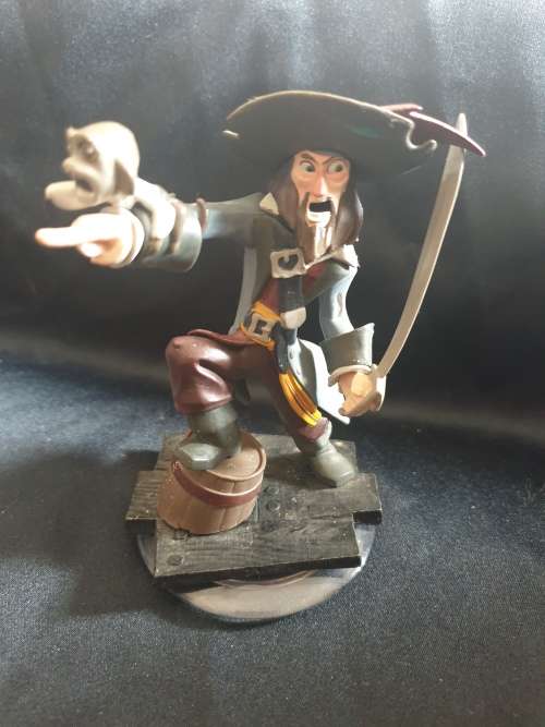 Disney Infinity Pirates of the Caribbean Captain Barboss and Davy Jones and Crystal