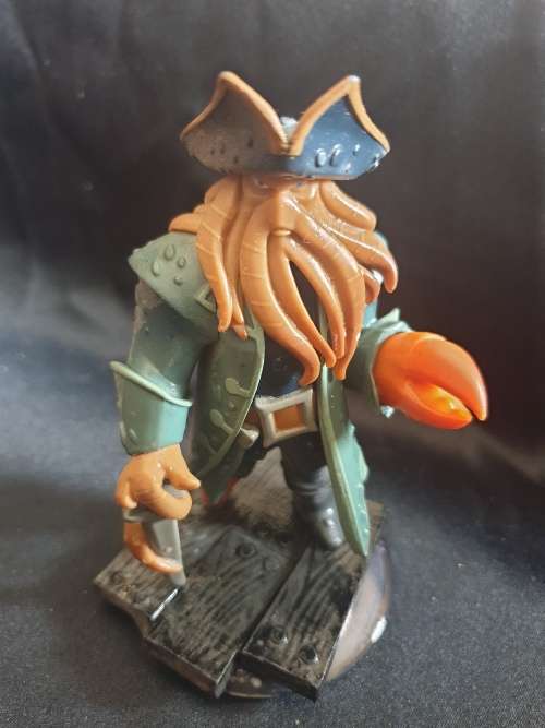 Disney Infinity Pirates of the Caribbean Captain Barboss and Davy Jones and Crystal