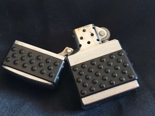 Zippo 1999 black rubber grip regular chrome lighter