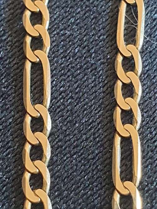 9ct Yellow gold chain with 9ct gold cross