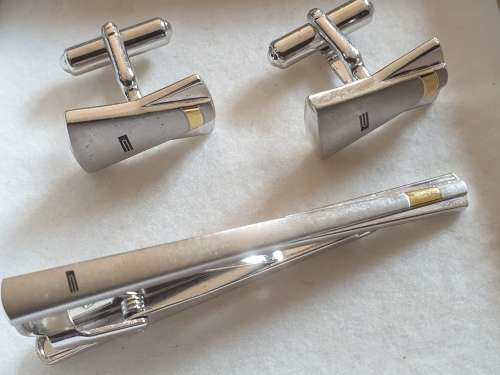 Stunning modern set of stainless steel and gold cufflinks and tie pin-unknown small monogram logo