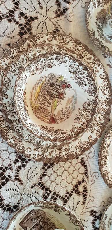 Highly Collectable Johnson Brothers Brown -coaching scene 89pc Dinner service in very good condition