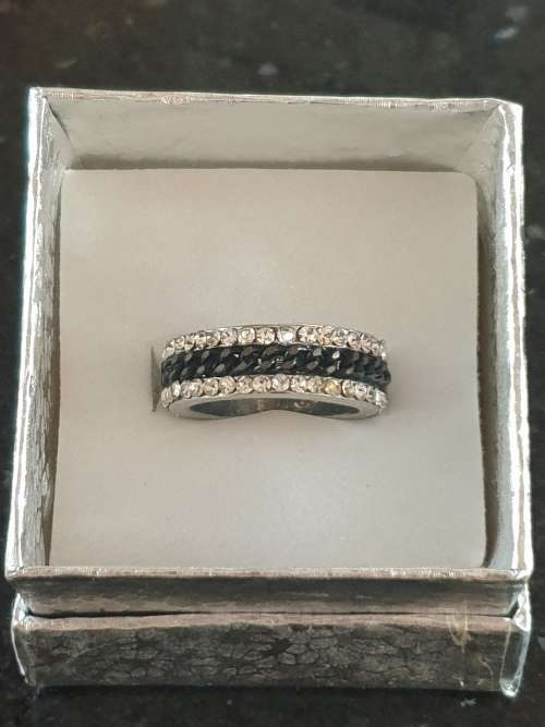 Ring White and Black Crystals