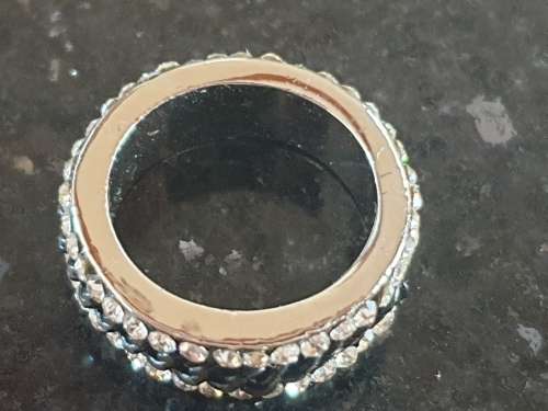Ring White and Black Crystals