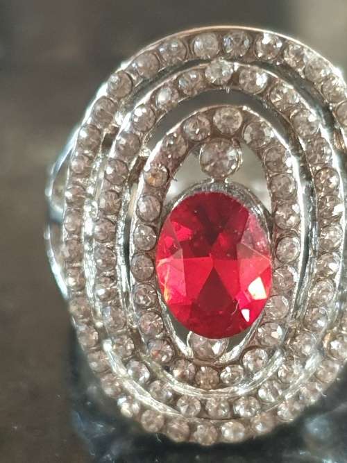 Ring Red and White