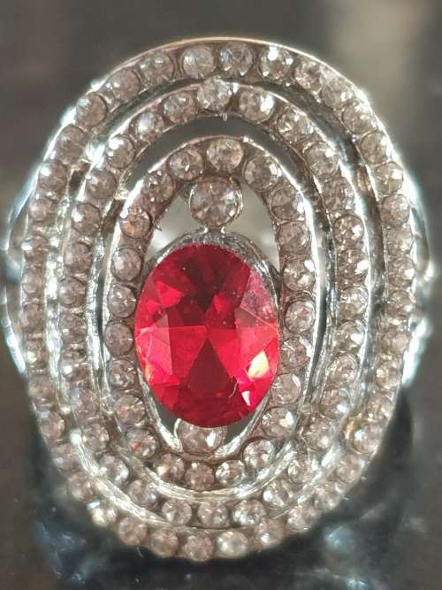 Ring Red and White