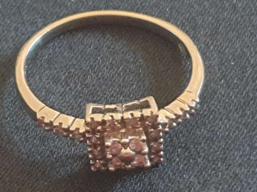 9ct White gold and Diamond