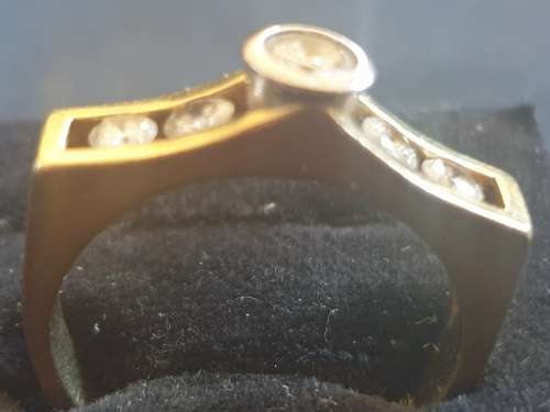 18ct yellow gold 0.76 carats diamond ring