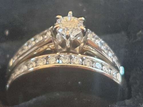 Stunning 18ct white gold and Diamond Wedding set