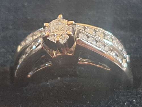 Stunning 18ct white gold and Diamond Wedding set