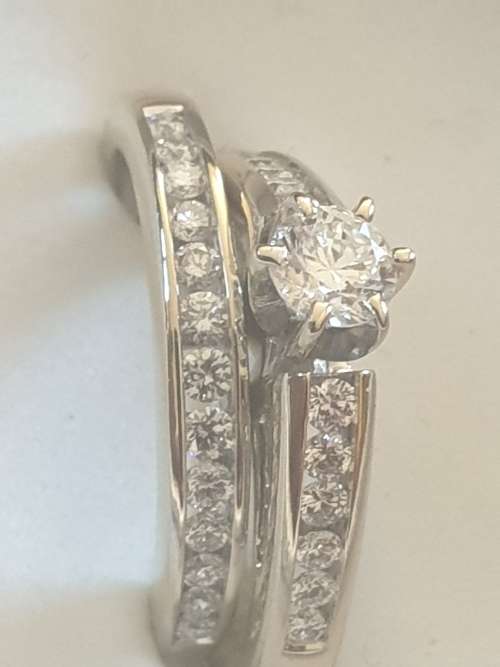 Stunning 18ct white gold and Diamond Wedding set