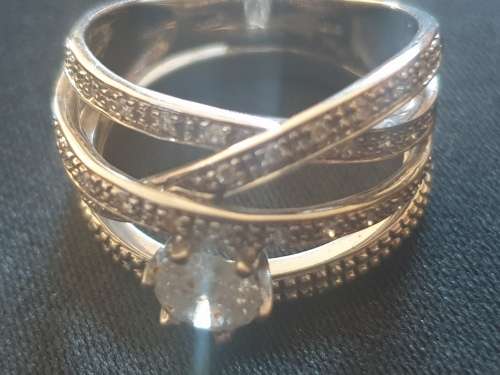 14ct white gold ring with a 0.75 carat Diamond
