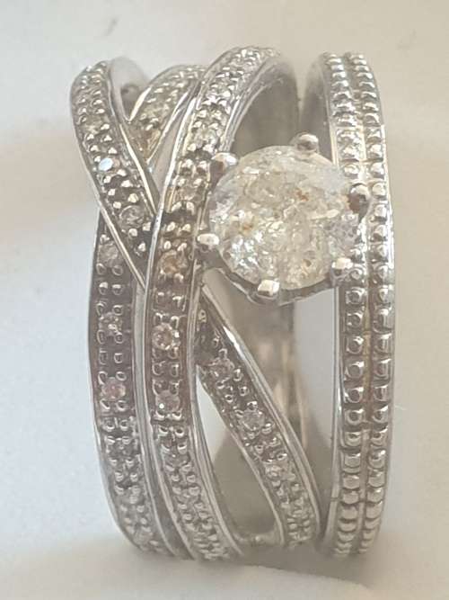 14ct white gold ring with a 0.75 carat Diamond