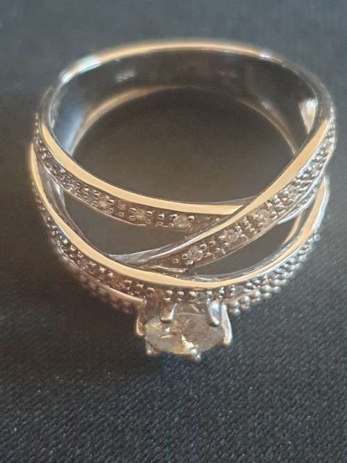14ct white gold ring with a 0.75 carat Diamond