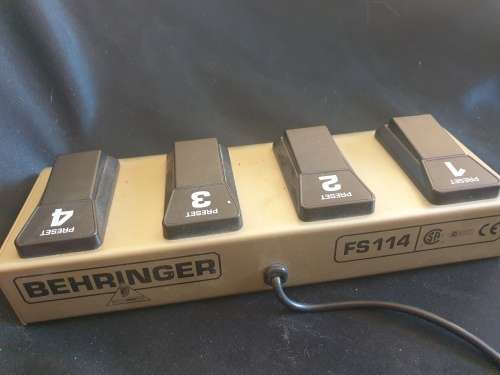 Behringer FS114 Midi controller footswitch with box