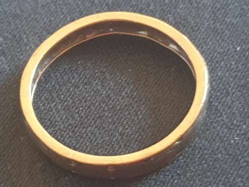 9ct Antique 2 tone yellow and white gold with  pattern band