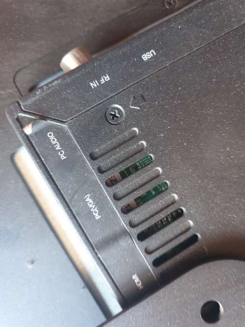 Telefunken 32` colour TV with Remote on wall mount