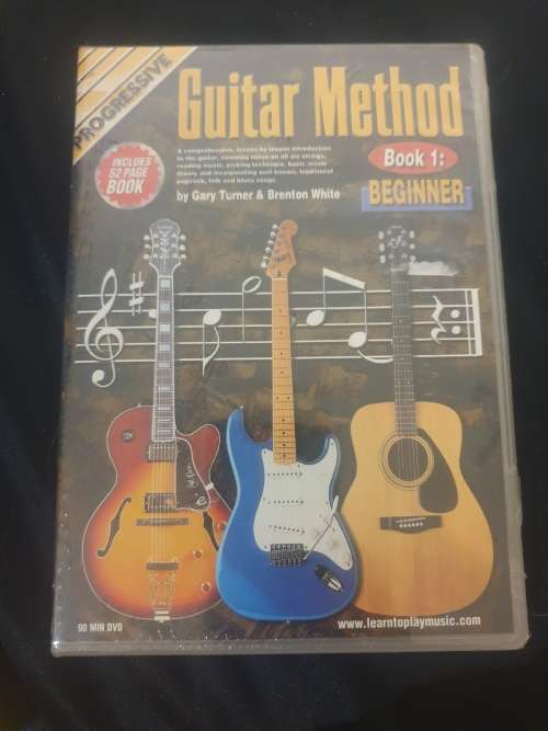 Learn to play Guitar beginners guide with booklet inside